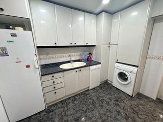 Flat in Calaf. Oportunidad piso en calaf de 90m2, 4 dormitorios, terraza y parq