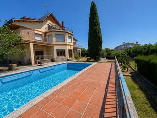 Maison à Cervera. Espectacular casa señorial en cervera con 700 m2 construidos, gr