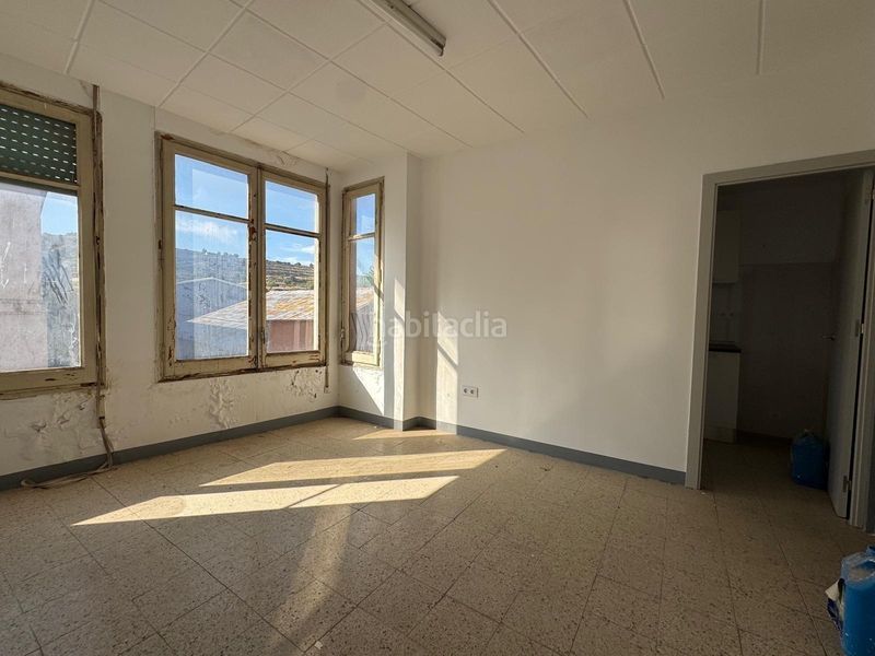 Foto 942ed1c5-c848-451f-8754-57c4193bf92b. Casa amb aparcament a Sarral