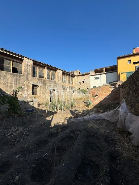 Foto bc8cf62b-a429-44d4-8cd8-3726da068aa2. Casa amb aparcament a Sarral