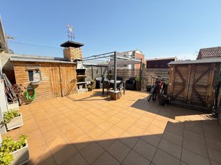 Attique à Poble Sec. Espectacular ático con gran terraza en el corazón del barrio del