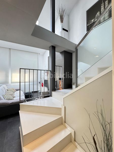 Foto 44bdaaa6-9651-4ebe-8226-c9aea0c6a72b. Ático espectacular duplex de diseño a reestrenar en set camins, 3 hab, terraza, impecable, entrar a vivir en Igualada