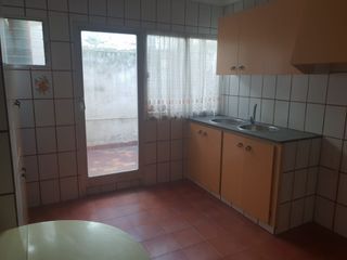 Casa  Calle villarreal. Se vende casa con bajo comercial esquinero. casa de cuatro habit