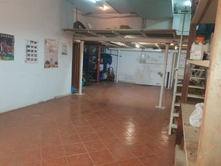Local Comercial en Onda. Local con altillo, una sala y aseo de 95 m2, con suelo; luz y ag