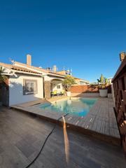 Casa adossada a Poblets (els)