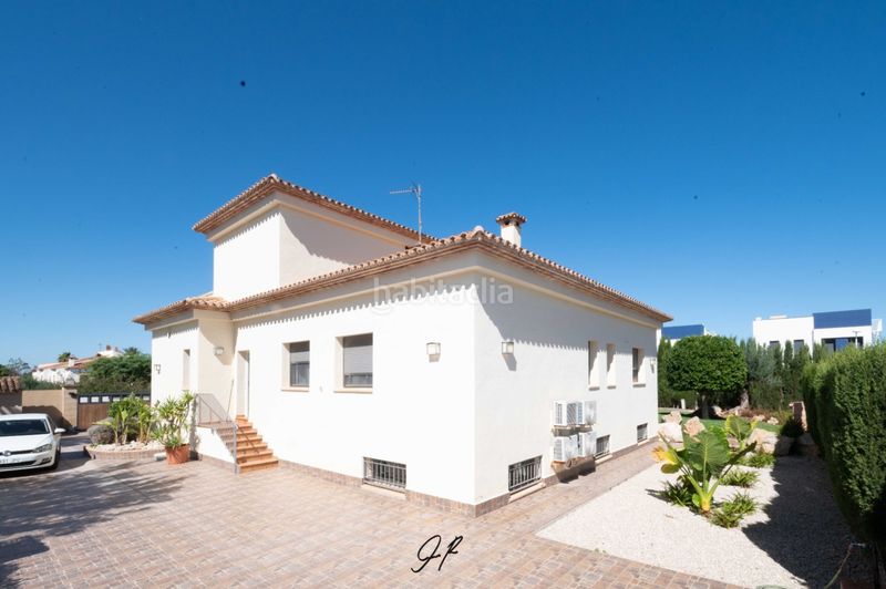 Foto 5006873b-0783-4854-9698-f0e80f685270. Xalet amb calefacció aparcament piscina a El Montgó Dénia