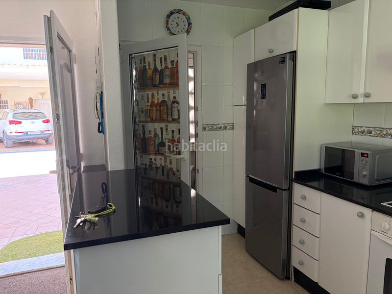 Foto 4d1a7424-e7a2-4c36-9725-cb5d10d0cdf8. Casa adosada en Poblets (els)