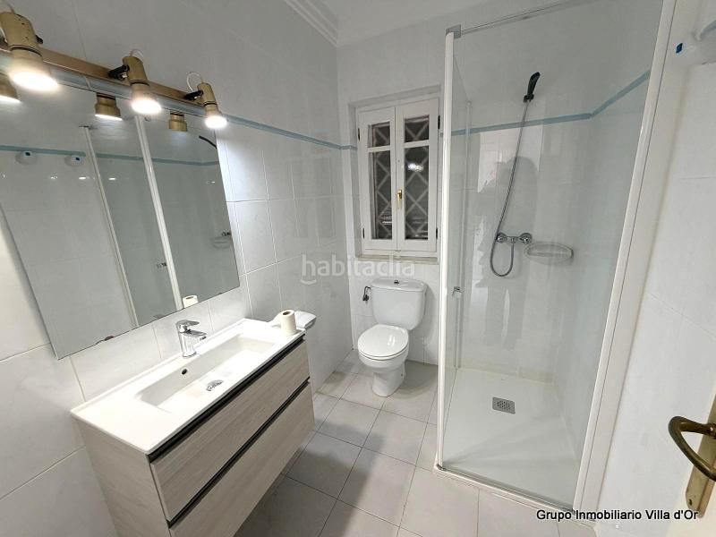 Foto f7aab48a-0bbb-42d8-bbf6-2dd770d419ac. Casa adossada amb calefacció aparcament piscina a Dénia