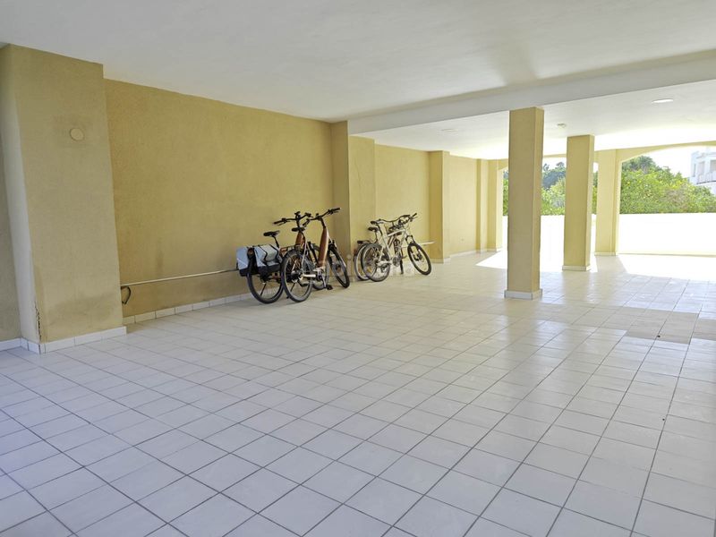 Foto 7a0ae18f-0252-4a2b-acc7-74d6a31beca3. Apartament amb calefacció aparcament piscina a Les Bovetes - La Felicidad Dénia