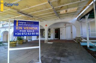 Locale commerciale in Pals