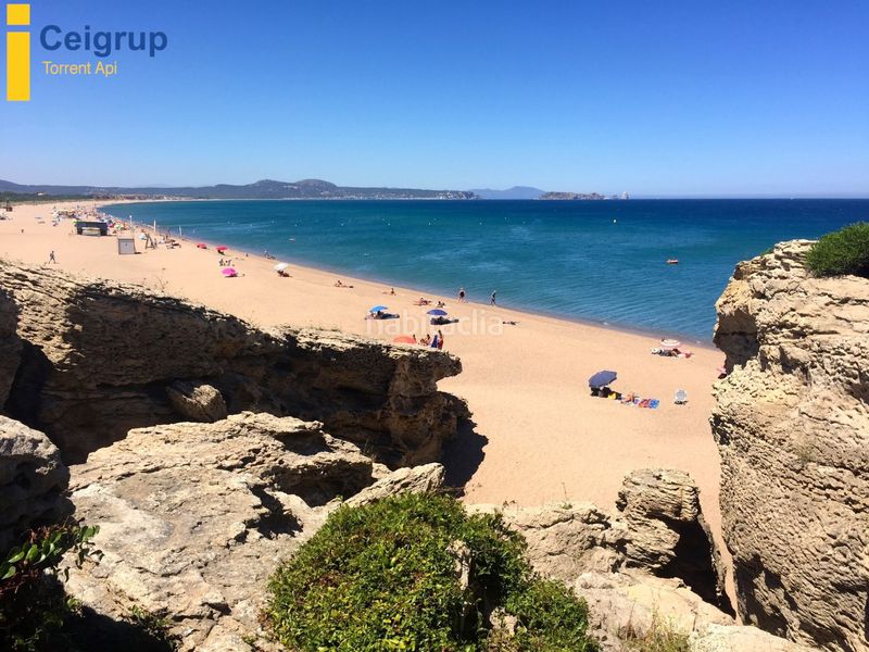 Foto d07934f5-d989-455d-8609-2979078ebd31. Local comercial en platja de Pals Pals