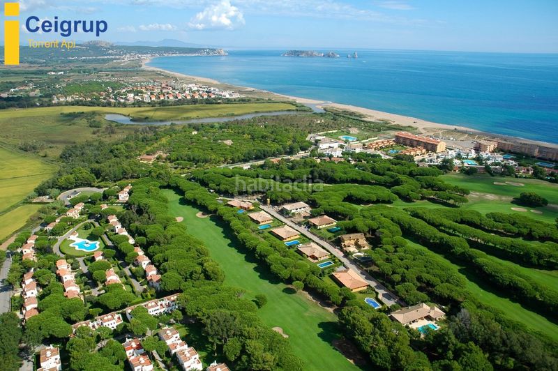 Foto e89bc283-cf7a-4c30-b954-68cbc001e72d. Local comercial en platja de Pals Pals