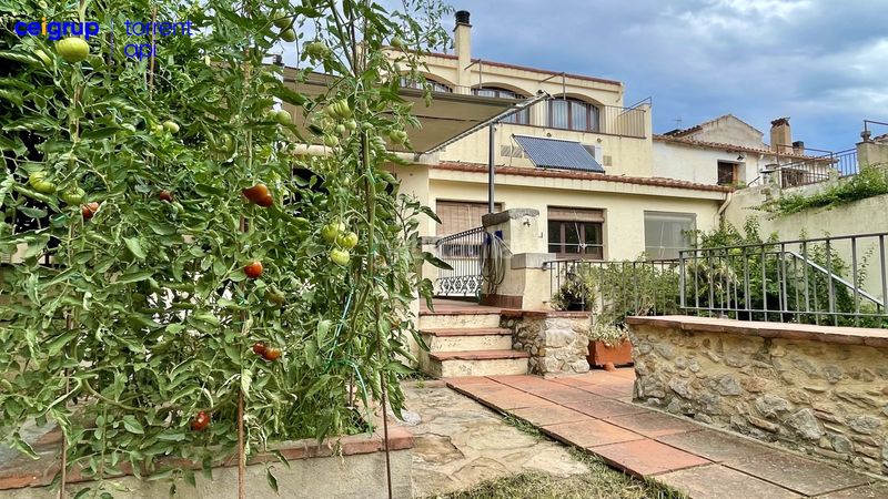 Foto e1a96d35-2aab-46e8-a1fc-974e7744ae8f. Country house with heating parking pool in Torroella de Montgrí