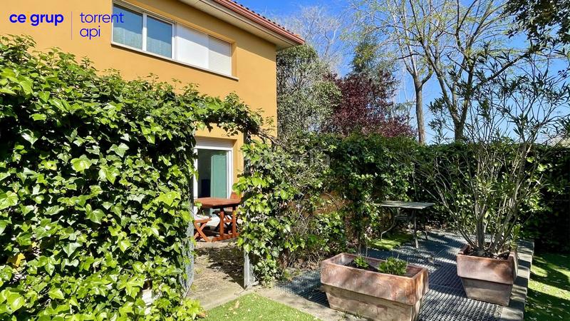 Foto 9362d927-d9ca-4e77-be08-d6ac130ea8af. Casa a schiera con riscaldamento parcheggio piscina in Pals