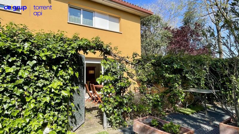 Foto db2dbe8a-3f33-4c53-9c4a-e1797f1785c4. Casa a schiera con riscaldamento parcheggio piscina in Pals