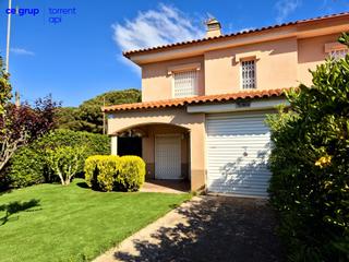 Casa adossada a Riells