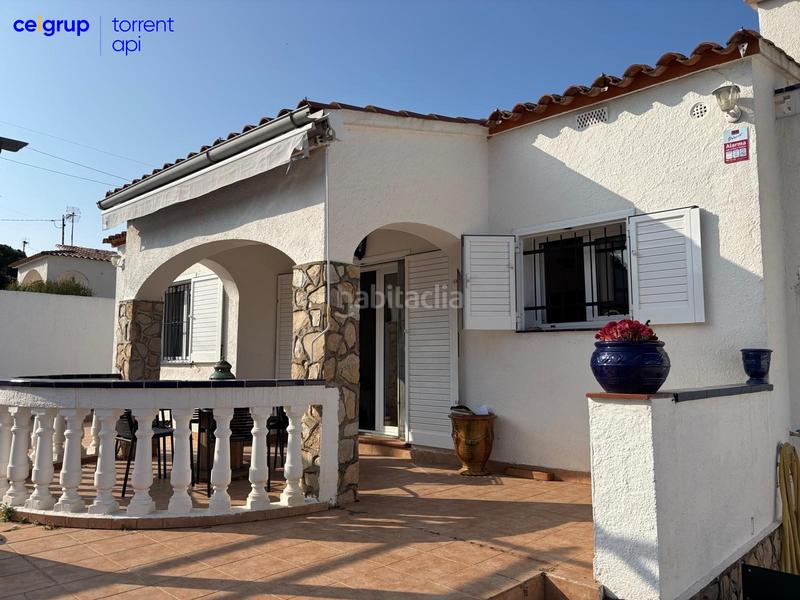 Foto e20d6162-9b30-4fd1-bd0c-30231d90214c. Haus mit heizung parking pool in Riells Escala (L´)