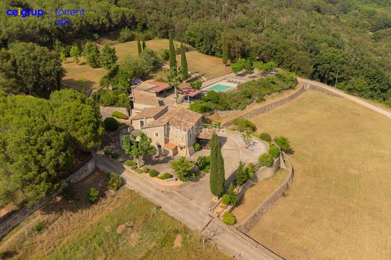 Foto 037c3270-c9cb-415c-ad9f-4e830a4f0ed8. Country house with heating parking pool in Amer