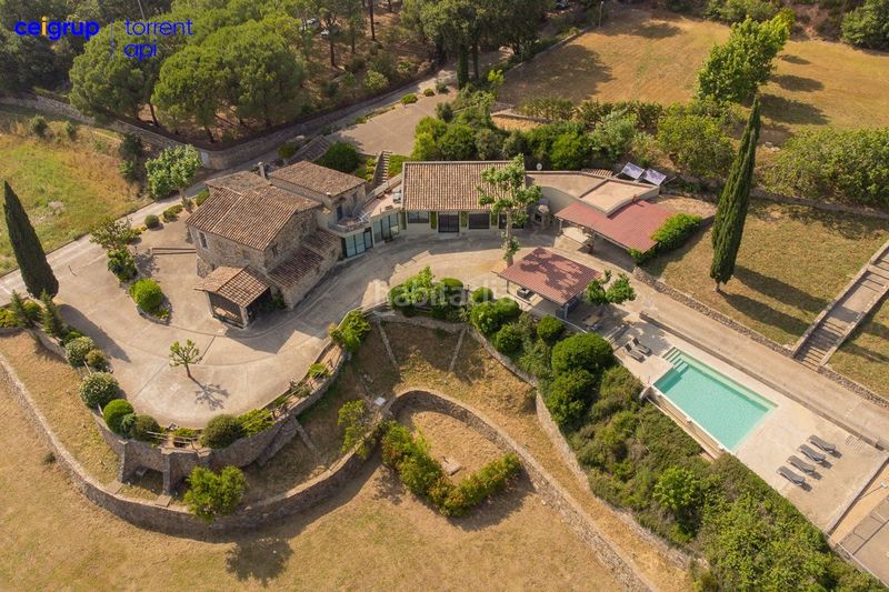 Foto 629ab279-39eb-4c04-8fe3-9fa64c7abfa1. Country house with heating parking pool in Amer