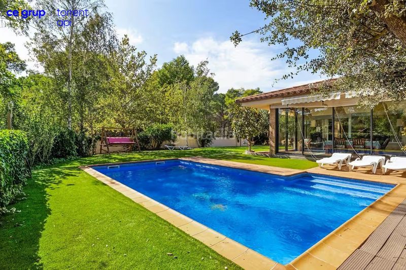 Foto 0fe72aa2-563e-4e53-86e0-d7a40e48d65d. Casa amb calefacció aparcament piscina a Riells Escala (L´)