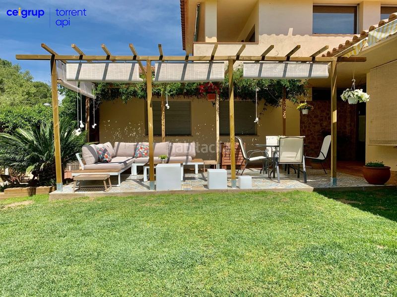 Foto 4c25d476-9fcf-44a9-9455-3cce3b94d51d. Casa amb calefacció aparcament piscina a Riells Escala (L´)