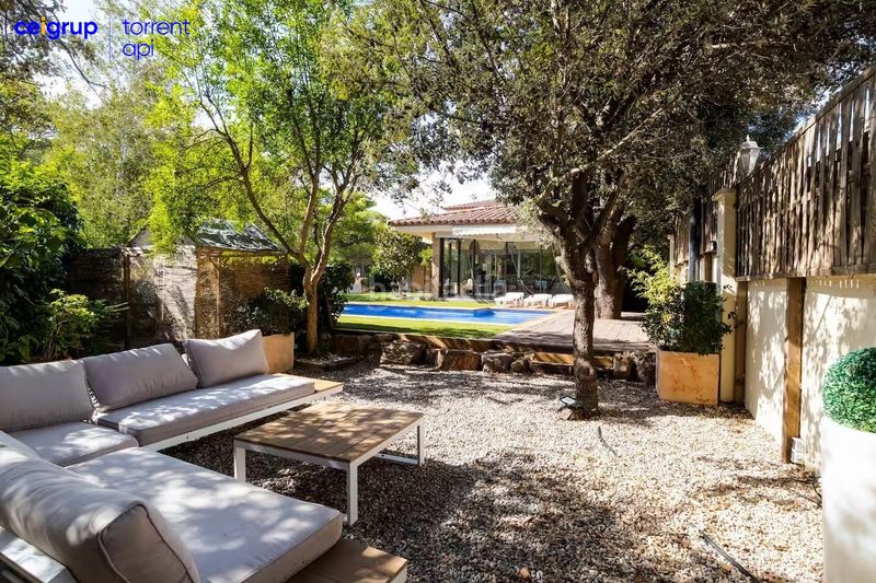 Foto c8897801-7f45-4176-90de-c5fc73b27d6a. Casa amb calefacció aparcament piscina a Riells Escala (L´)