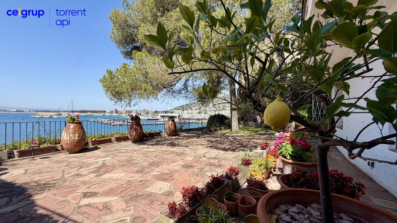 Foto 362895fe-e40c-402f-9576-aa267f892e85. Semi detached house with heating parking in l´Estartit poble Estartit