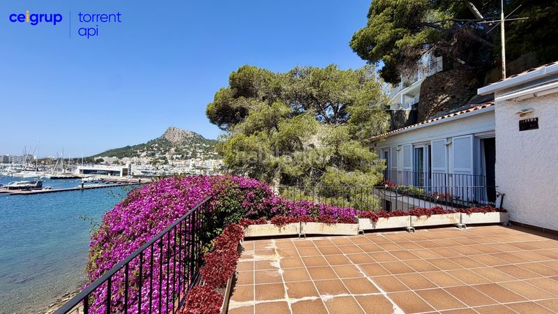Foto c97f7fe9-1ad8-470a-94ac-f51e0d8efd97. Semi detached house with heating parking in l´Estartit poble Estartit