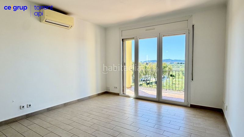 Foto b8c43e79-9cc4-441a-8dec-7409c366faea. Pis amb aparcament a l´Estartit poble Estartit