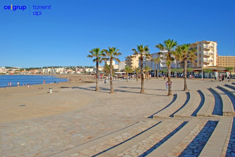 Foto 8252035c-921b-4b87-9e70-9f329a173355. Piso en Riells Escala (L´)