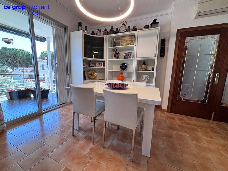 Foto a34de125-2923-4525-9441-2a455b3a9577. Casa amb aparcament piscina a Riells Escala (L´)