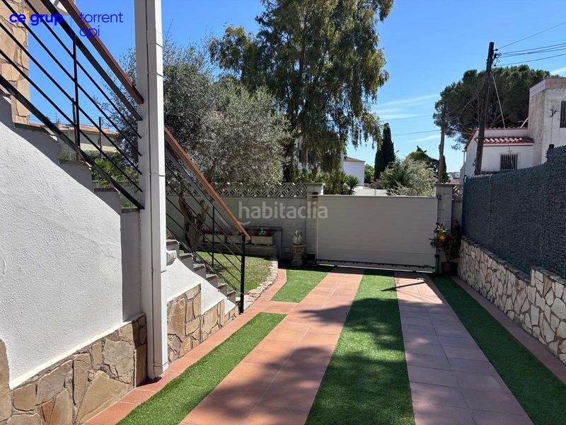 Foto f4562d9d-6b24-4351-b30f-97f73d61e657. Casa amb aparcament piscina a Riells Escala (L´)