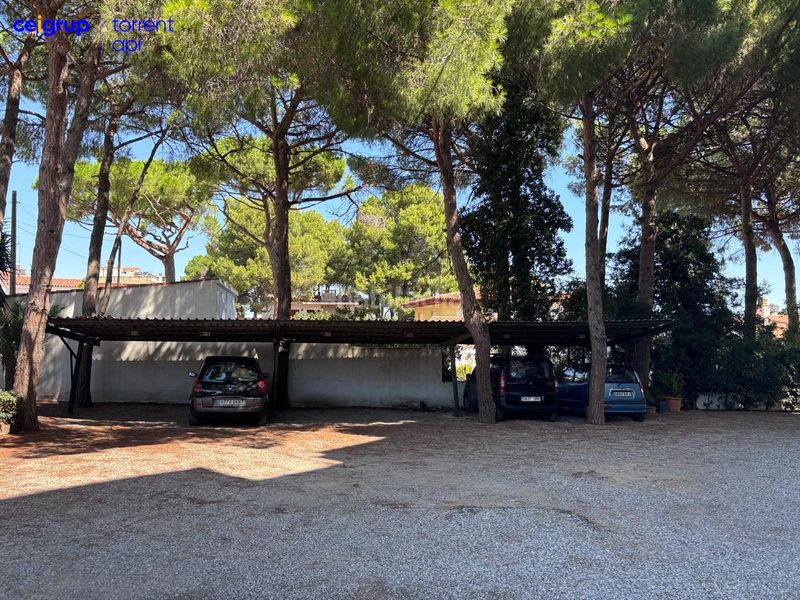 Foto a7d2cd75-62f5-4d6f-98bc-3b7489c8f895. Planta baixa amb aparcament a Eixample Residencial Escala (L´)