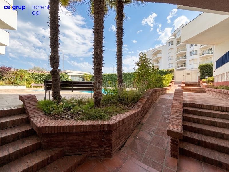 Foto e6cf79b5-f27a-46c3-8232-923cbe1de662. Pis amb piscina a Eixample Residencial Escala (L´)
