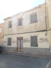 Casa a Calle de la paira 9. Gran casa oportunidad de inversión
