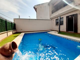 Chalet  Calle valladolid 30. Se vende espectacular chalet con piscina