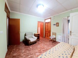 Casa adossada a Abarán. Se vende económica casa en abarán