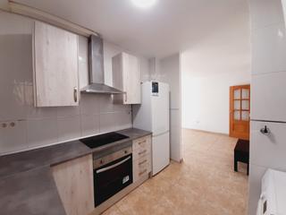 Lloguer Pis a Calle las naves 34. Se alquila piso de dos habitaciones y dos baños