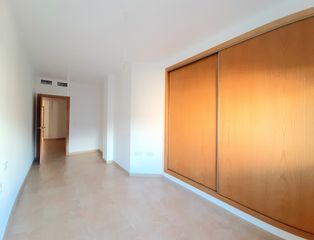 Etagenwohnung in Archena. Gran piso de tres dormitorios con enorme patio