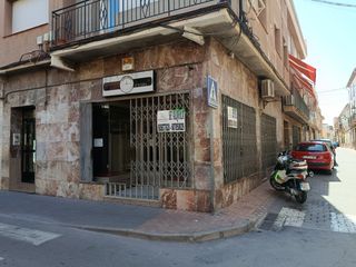 Business premise  Calle de santiago ramón y cajal 33. Se vende bajo comercial en calle ramon y cajal de archena