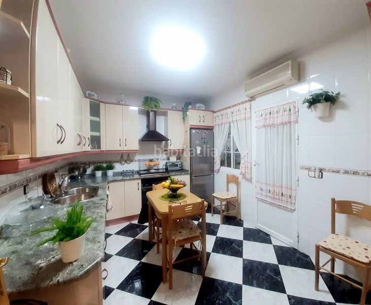 Foto c8dcc350-56c3-4485-84e7-03df78885195. Casa amb calefacció aparcament a Archena