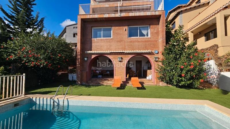 Foto 1a32e907-f33d-4c19-8145-3e82f5a4e2e2. Chalet con camino riscaldamento parcheggio piscina in Barcelona