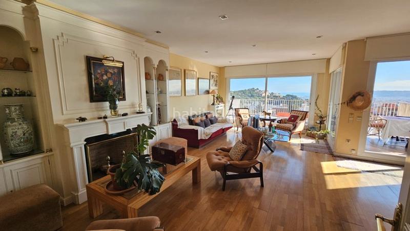 Foto 9d698e5c-44a9-4fa3-ae58-e4973fbc8826. Chalet con camino riscaldamento parcheggio piscina in Barcelona