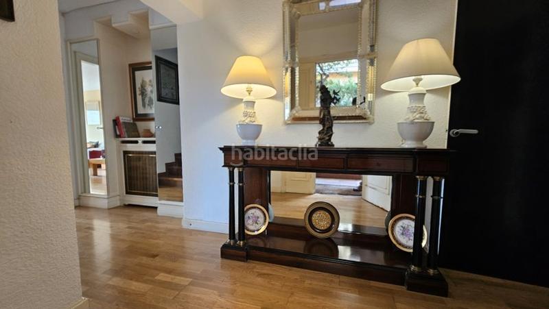 Foto bd5c95d4-d8b8-4ef4-ac18-d963990b0e8b. Chalet con camino riscaldamento parcheggio piscina in Barcelona