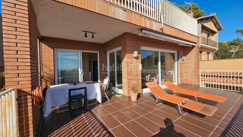 Foto c03c2972-3d96-40dc-8a64-183a3b6954e0. Chalet con camino riscaldamento parcheggio piscina in Barcelona