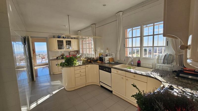 Foto d3c21309-c698-4893-af1f-2d8aa2682f3f. Chalet con camino riscaldamento parcheggio piscina in Barcelona