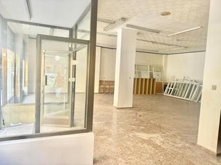 Local Comercial a Carrer pintor sorolla 30. Se vende planta baja en gandia