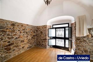 Masia a Centre. Casa de pueblo en el centro