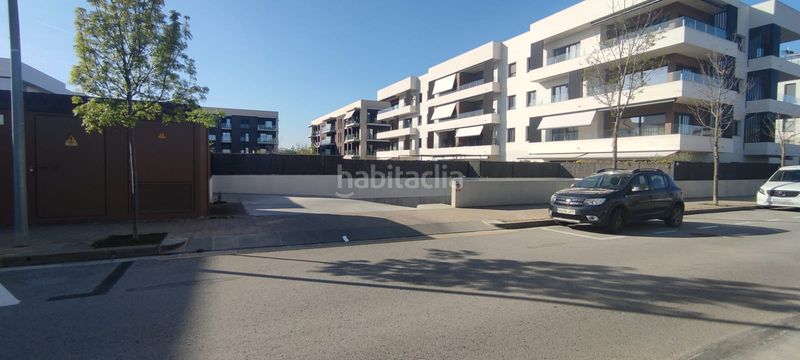 Foto e7c53109-973c-4581-9d7e-185ce372c32c. Aparcament cotxe a Vilablareix