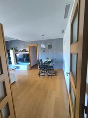 Appartement à Vilablareix. Àtic amb gran terrassa i vistes obertes a les muntanyes
